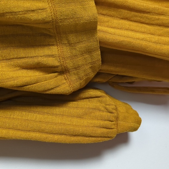 FP Beach 2-Piece Set - Picture 8 of 15